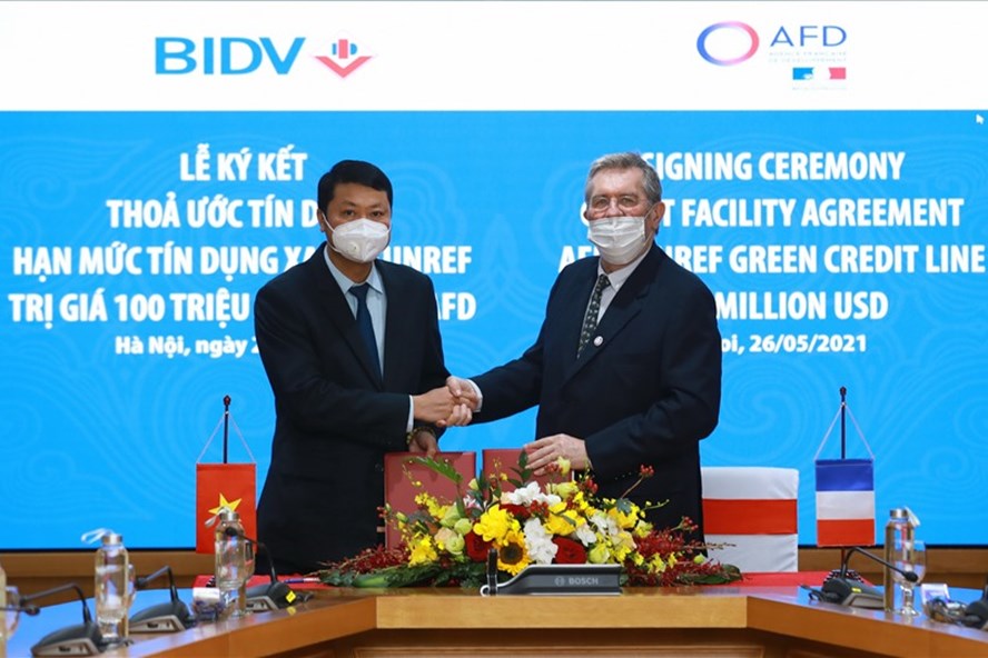 France supports Vietnam with USD100M for green credit